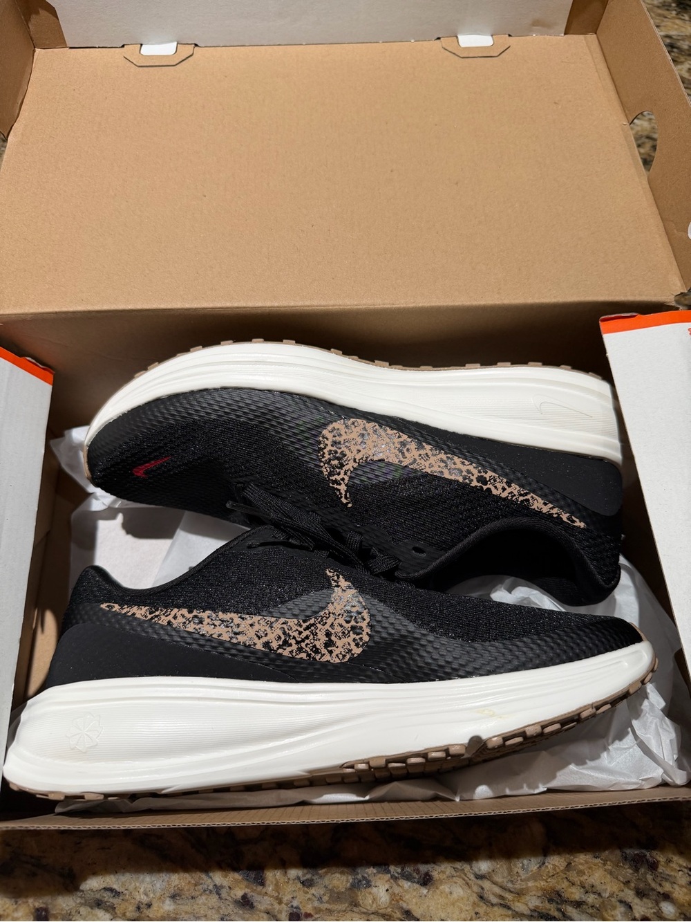 Women’s Nike Revolution 8 size 8.5
